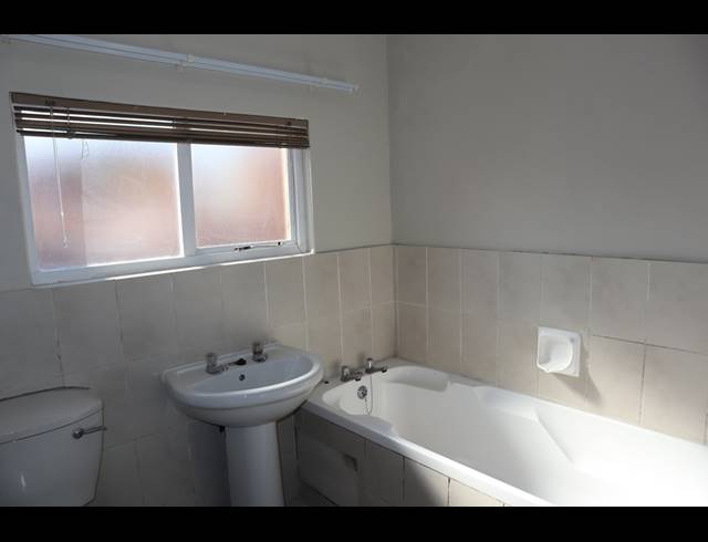 1 BEDROOM APARTMENT FOR SALE IN CAVERSHAM GLEN